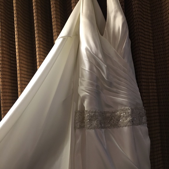 🌺SOLD🌺 NWT Halter Galina Ivory Wedding Dress - Picture 7 of 7